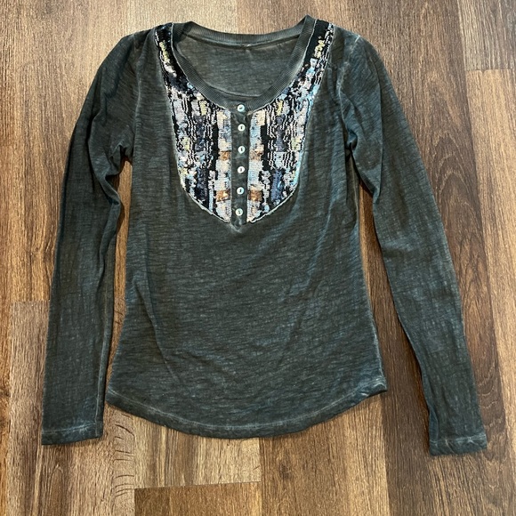 Free people gray long sleeve top with sequins S - Picture 5 of 5